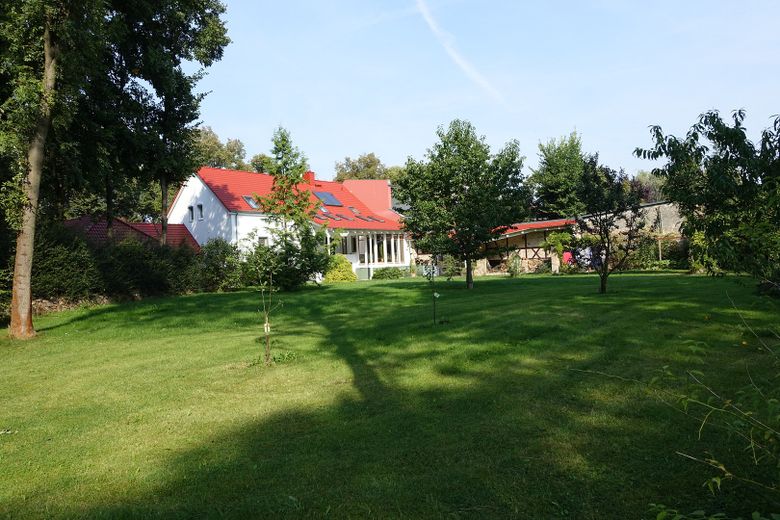 Großes Einfamilienhaus mit großem Garten – Foto 1