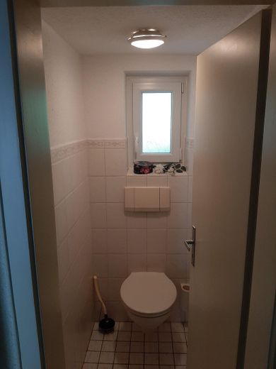 Toilette im 1. OG