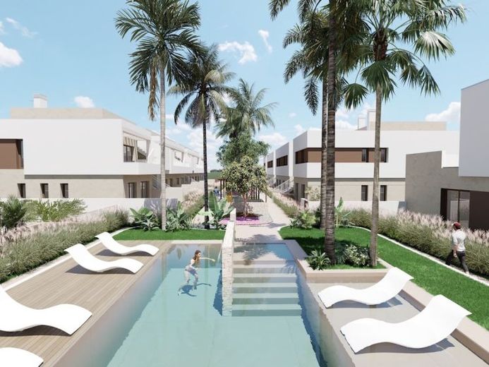 Erdgeschoss-Wohnungen mit 3 Schlafzimmern, 2 Bädern, Tiefgaragenstellplatz und Gemeinschaftspool neben Serena Golf – Foto 1