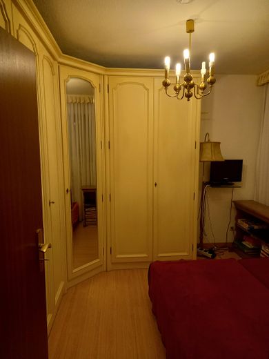 Schlafzimmer 2 mit Einbauschra