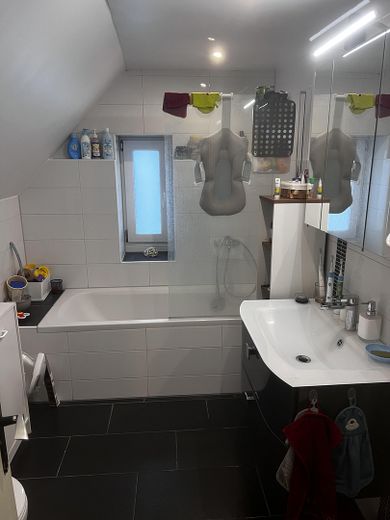 Modernized single- to two-family house – high-quality renovated, family-friendly – Foto 9