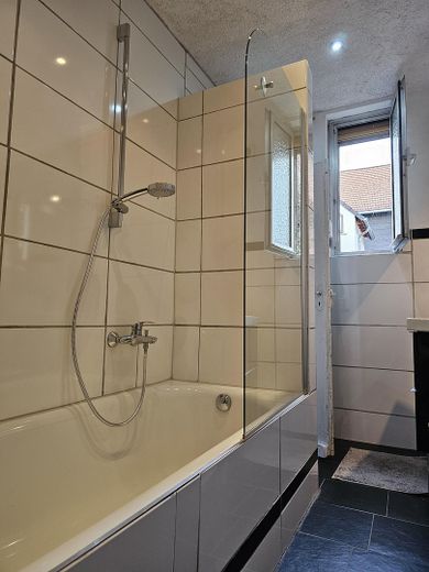 Bezugsfreies EFH mit Scheune & Garten in Niederbrechen – Bad EG