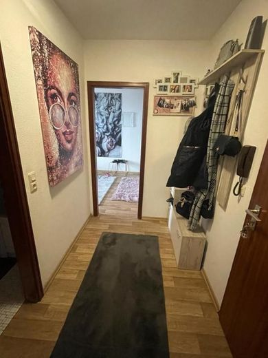 Vermietete 2-Zimmer-Wohnung mit Balkon und Fernblick – attraktive Kapitalanlage in Delmenhorst – Flur 51 m² Wohnung