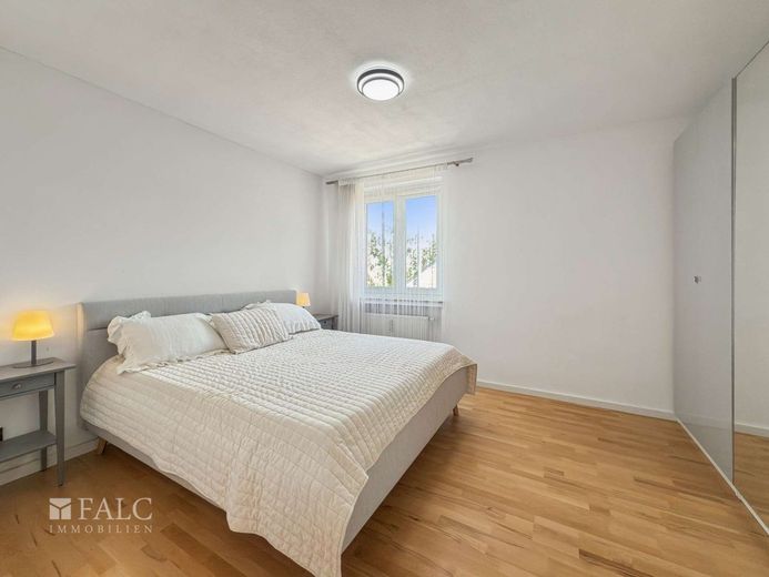Einziehen, ankommen, wohlfühlen: Modernisierte 4-Zimmer-Wohnung für die ganze Familie! – Schlafzimmer