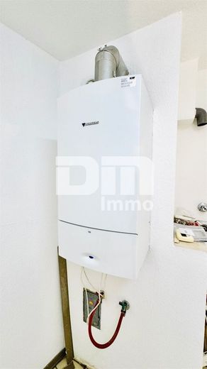 Schön zentral gelegenes Büro mit Balkon und Tiefgaragenstellplatz – Gas Therme