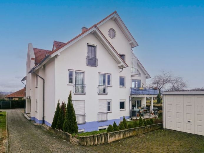 Passez à l’échelle supérieure ! EXCELLENTE substance ! 694 m² de surface habitable ! En lisière de champs ! Année de construction : 1993 ! À proximité de Boehringer ! – Foto 1
