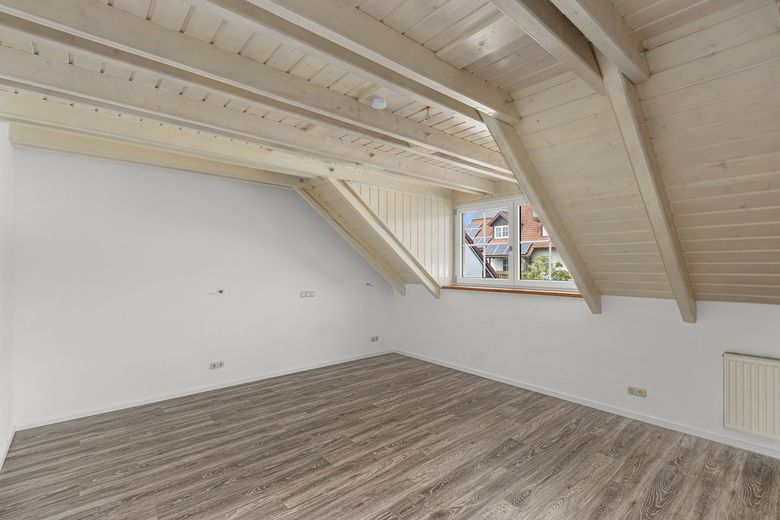 Stilvolle 4-Raum-Maisonette-Wohnung mit gehobener Innenausstattung – Foto 6