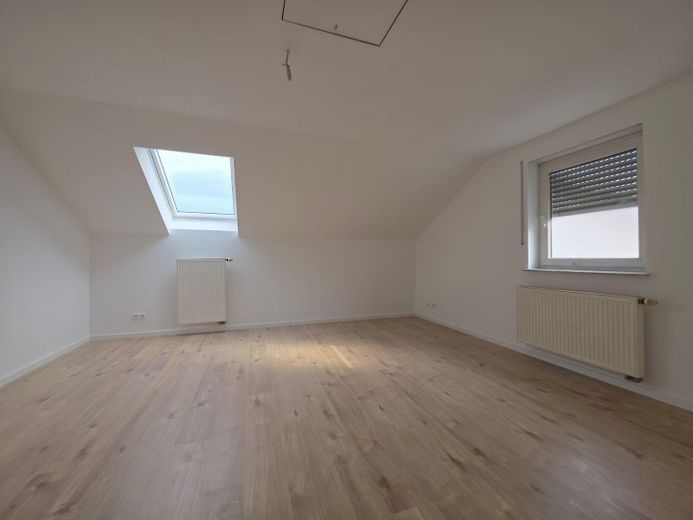 Hochwertig saniertes Reihenendhaus in attraktiver Lage von Bad Friedrichshall – Dachzimmer 2