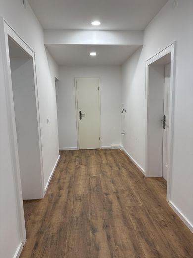 Bell'appartamento condiviso appena ristrutturato a Darmstadt-Mitte, con canone tutto incluso di 675€ per camera – Flur 2/2