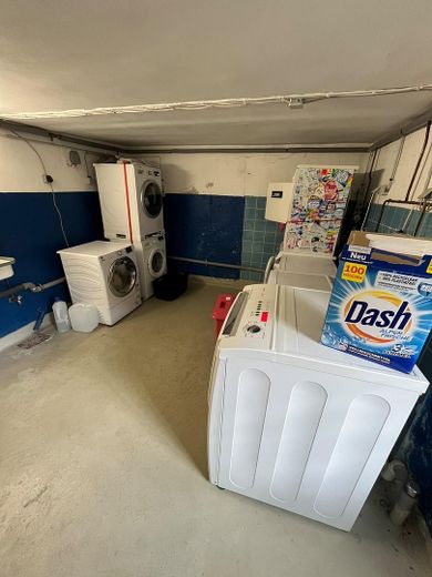 Charmante Dachgeschosswohnung mit neuer Einbauküche – ruhige Lage in Heiligenhaus – Waschkeller