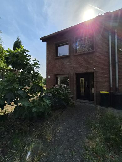 Reihenendhaus mit Garten, Garage und moderner Ausstattung – in Mönchengladbach – Foto 1