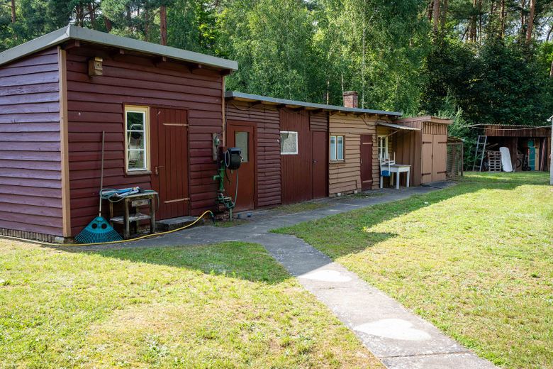 Viele geschlossene Schuppen 