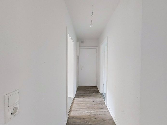 Modern&hell: Große 2-Zi.-Whg. mit BALKON im Nordwesten von Rendsburg – Flur