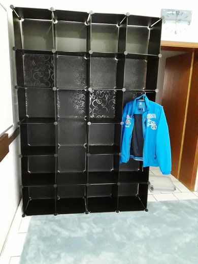 ***Traumhaftes Haus mit Whirlpool zwischen Köln und Bonn – Wohnen – Schrank Erdgeschoss