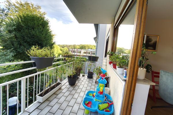 3,5-Zimmer Wohnung mit 2 Balkonen in Bredeney