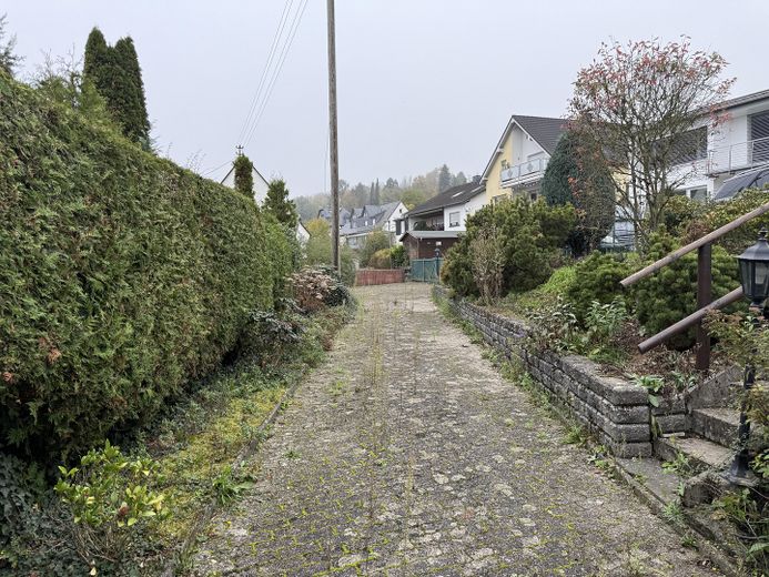 Zufahrt zur 2. Garage