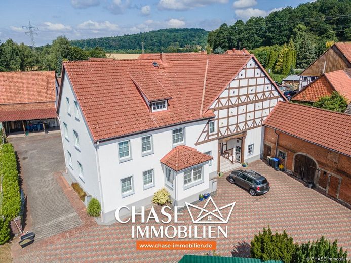 Historischer Resthof mit zwei Wohneinheiten, Scheune &amp; Stallungen inmitten von Hameln, Afferde! – Außenansicht Seite