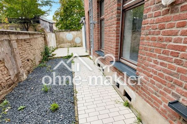 Świeżo wyremontowane: 2 pokoje o powierzchni 76 m² z małym ogrodem/podwórkiem w dobrej lokalizacji w Krefeld