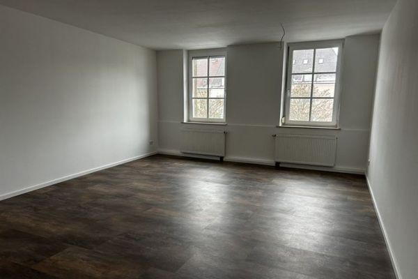 Frisch sanierte 4-Zimmer-Eigentumswohnung in zentraler Marktplatzlage von Schweinfurt