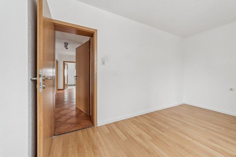 Maison de 3 familles à Villingen-Schwenningen – Kinderz. EG