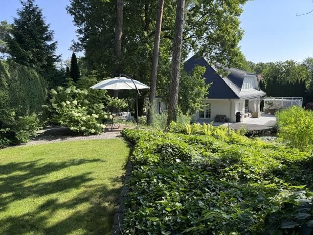 Repräsentative Premium-Villa auf 2.300 qm Parkgrundstück in bester Lage von Glienicke – Blick von oben
