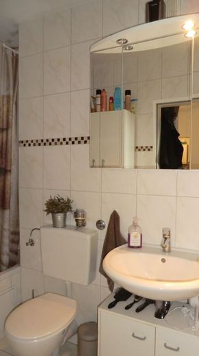 *Schnuckelige und gut vermietete Terrassenwohnung in NMS-Ruthenberg !!!* – Bad