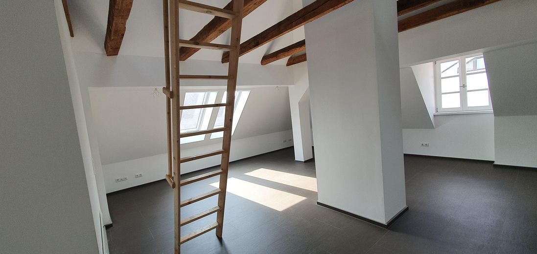 Traumhafte Maisonette-Wohnung in stilvoller Stadtvilla inklusive Einbauküche – फोटो 5