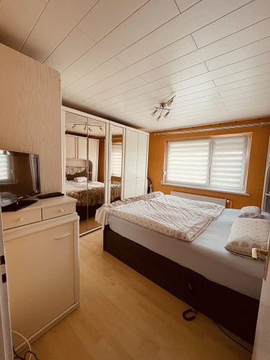 من المالك: منزل من عائلتين، منزل شبه منفصل في هيرفا – SCHLAFZIMMER EG