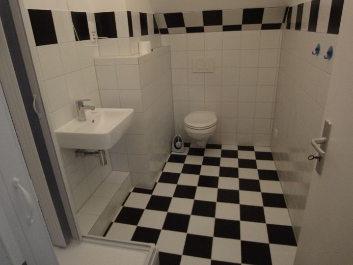Mieszkanie typu atelier z zabudowaną kuchnią – Bad