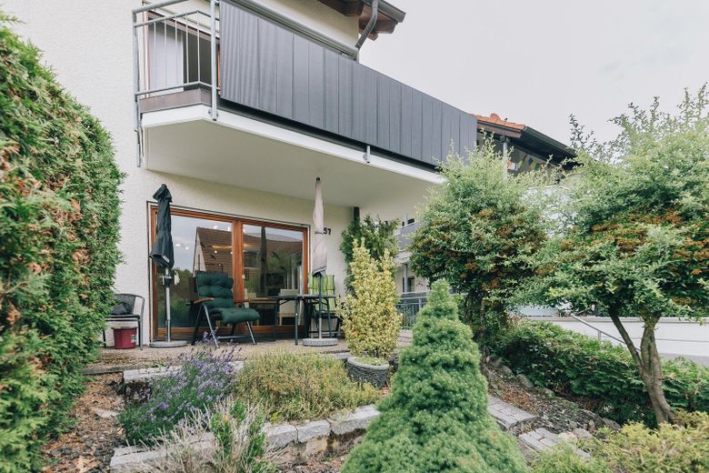 Steuerlich attraktive Kapitalanlage in Stammheim-Süd mit zuverlässigem Mieter (provisionsfrei) – Blick auf die Terrasse 