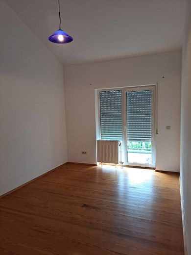 OG Zimmer 1 mit Balkonzugang