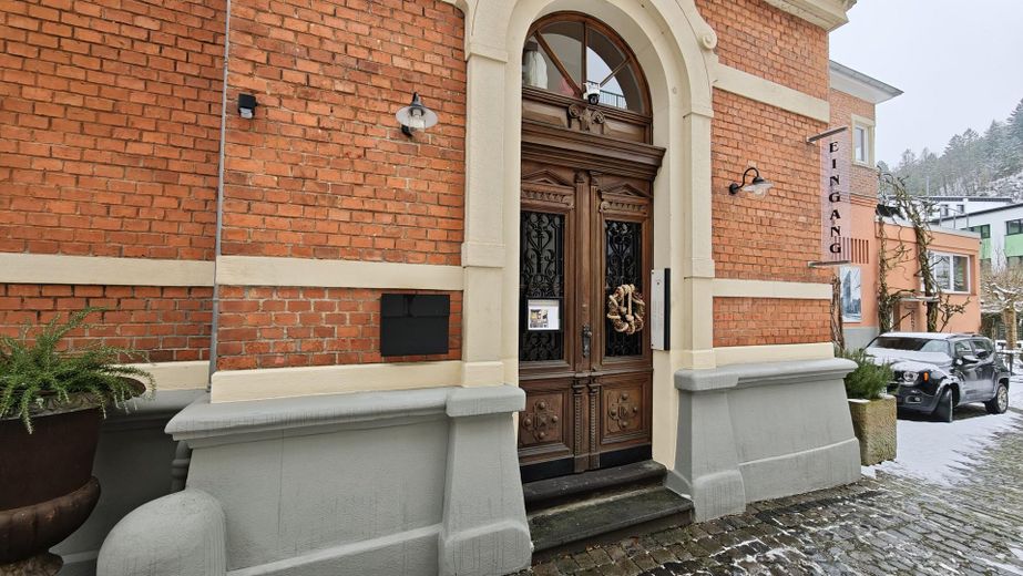 Gewerbeimmobilie  Bürogebäude  mit der Lizenz zum Wohnen – Foto 1