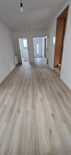 Hochwertige 3 Zimmer Wohnung mit Parkplatz – Foto 5
