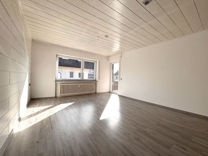 Diamante grezzo: appartamento di 4 locali con balcone – Schlafzimmer