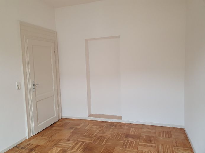 3,5-Zimmer-Altbauwohnung (90m²) im denkmalgeschützten Straßenzug – Schlafen