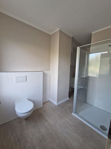Buchholz! Huis in huis - appartement op de begane grond van 156 qm met terras, tuin en grote garage – Badezimmer