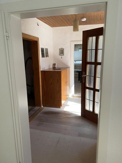 von EG links in den Eingang