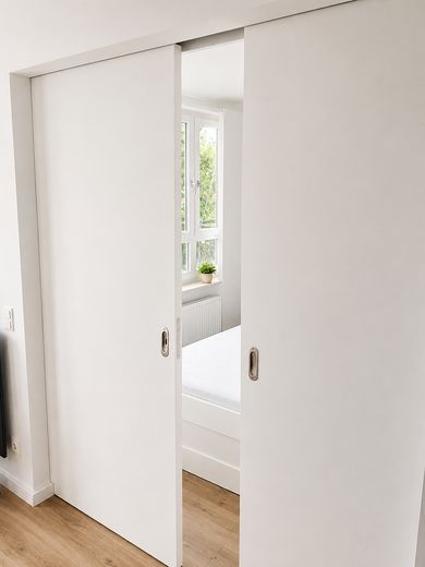 Prenzlauer Berg - tolles liebevoll eingerichtetes Apartment mit Tiefgarage – Eingang Schlafzimmer