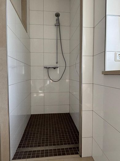 Familienfreundliche grosse Haushälfte – Foto 11