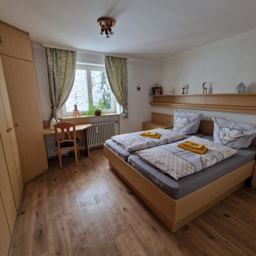 Vrije tijd en ontspanning: 2-kamerappartement in Missen-Wilhams – Schlafzimmer