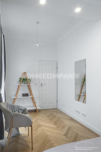 Kernsanierte und hochwertig möblierte 4-Zimmer-Wohnung mit Balkon – 6d4ab4c9ae0fbb106803f1c3777ce8823272abec.jpg