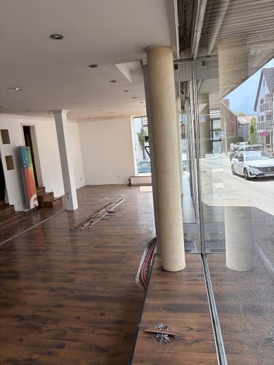 Bright commercial space with shop windows, 83 sq m, in Sachsenheim – Photo 5