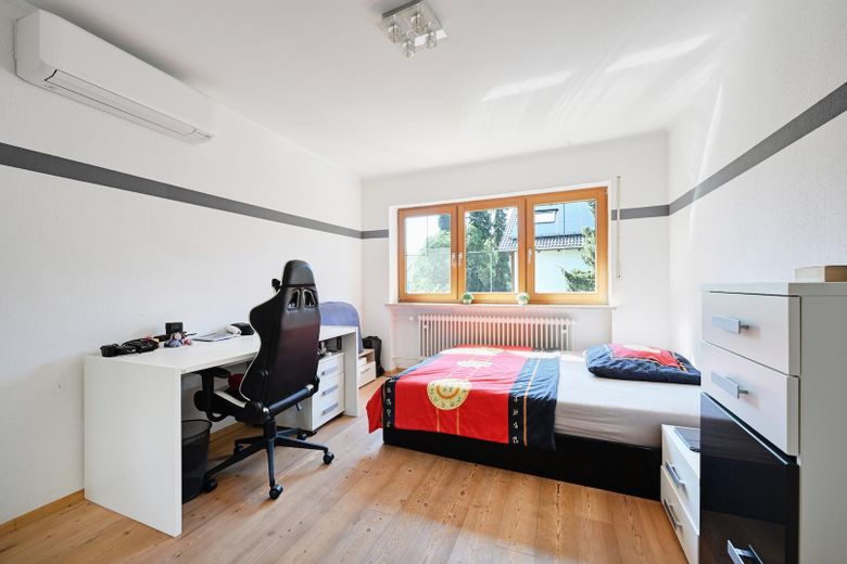 Reihenendhaus I 1996 umfassend saniert I 371 m² Grundstück – Kinderzimmer 2