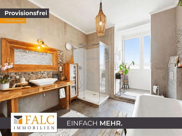 Altbauliebe auf den ersten Blick: Stilvolle Eigentumswohnung mit Wintergarten und Balkon! – Photo 1