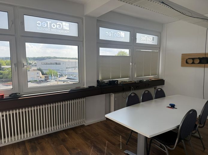 Vielseitige Büro- und Gewerbeflächen mit Lager in etabliertem Gewerbestandort – 3.OG Besprechungsraum 1