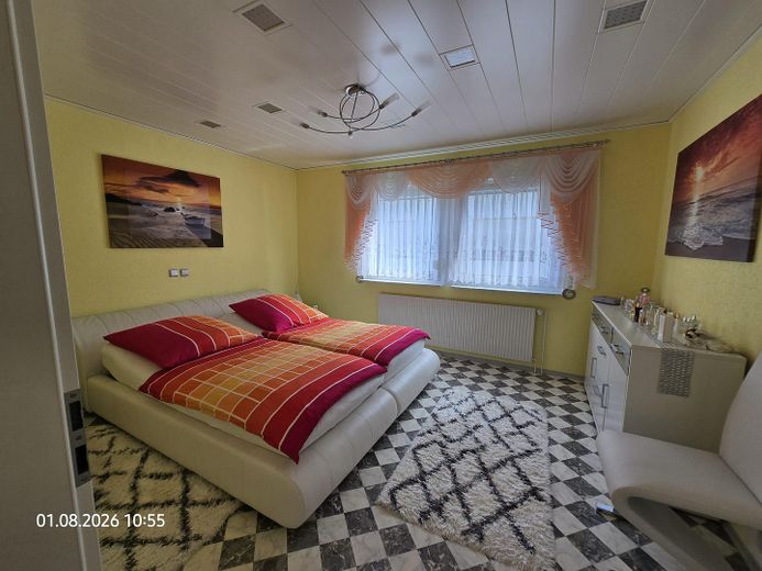 Casa unifamiliar bien cuidada con luminoso apartamento abuhardillado – Foto 19