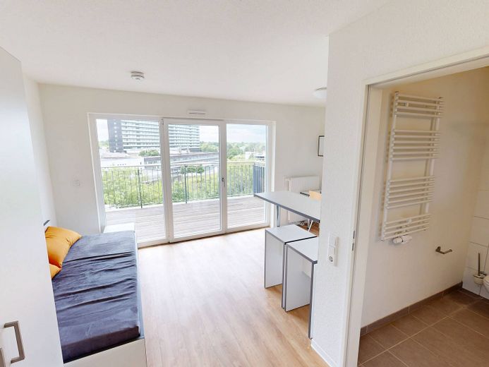 FOR STUDENTS ONLY: Modernes 1-Zimmer-Apartment mit EBK und ALL-IN-MIETE in Ottensen – Ansicht I: Wohn- und Schlafzi…