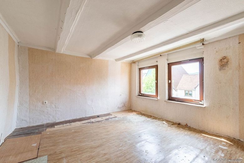 TOP-Lage zentral in Barntrup - Baugrundstück mit abrissreifem Fachwerkhaus! – OG -Wohnraum 2