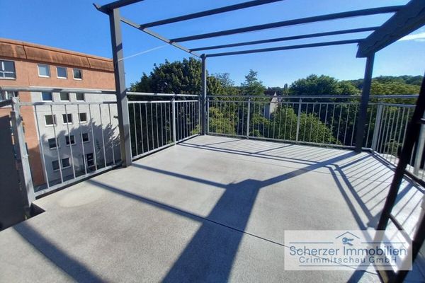 außergewöhnliche 2-Zimmer Wohnung mit Dachterrasse, Einbauküche und beheiztem Hobbyraum am Stadtzentrum