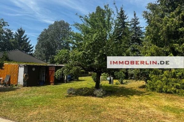 IMMOBERLIN.DE - Charmanter Bungalow mit traumhaftem Westgarten & Garagen